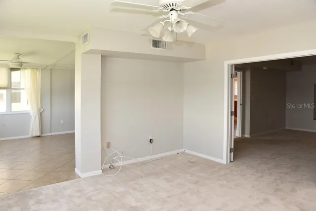 $3,100 | 5108 Brittany Drive South, Unit 405, St. Petersburg, FL 33715