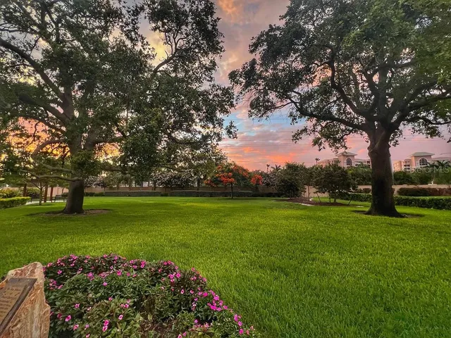 $3,100 | 5108 Brittany Drive South, Unit 405, St. Petersburg, FL 33715