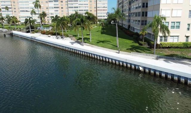 $3,100 | 5108 Brittany Drive South, Unit 405, St. Petersburg, FL 33715
