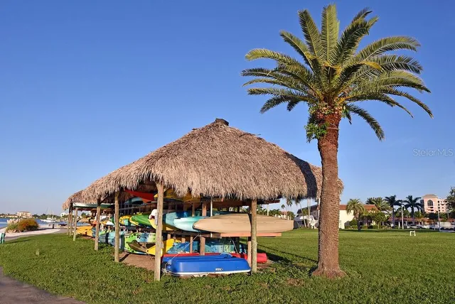 $3,100 | 5108 Brittany Drive South, Unit 405, St. Petersburg, FL 33715