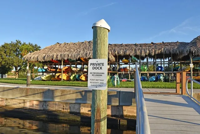 $3,100 | 5108 Brittany Drive South, Unit 405, St. Petersburg, FL 33715