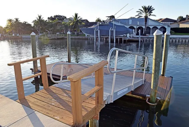 $3,100 | 5108 Brittany Drive South, Unit 405, St. Petersburg, FL 33715