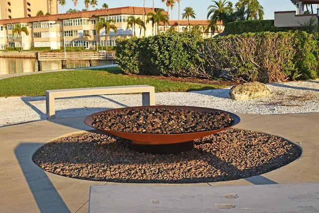 $3,100 | 5108 Brittany Drive South, Unit 405, St. Petersburg, FL 33715