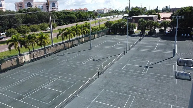 $3,100 | 5108 Brittany Drive South, Unit 405, St. Petersburg, FL 33715