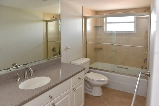 $3,100 | 5108 Brittany Drive South, Unit 405, St. Petersburg, FL 33715
