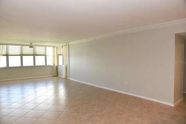 $3,100 | 5108 Brittany Drive South, Unit 405, St. Petersburg, FL 33715