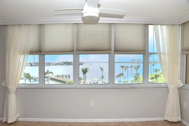 $3,100 | 5108 Brittany Drive South, Unit 405, St. Petersburg, FL 33715