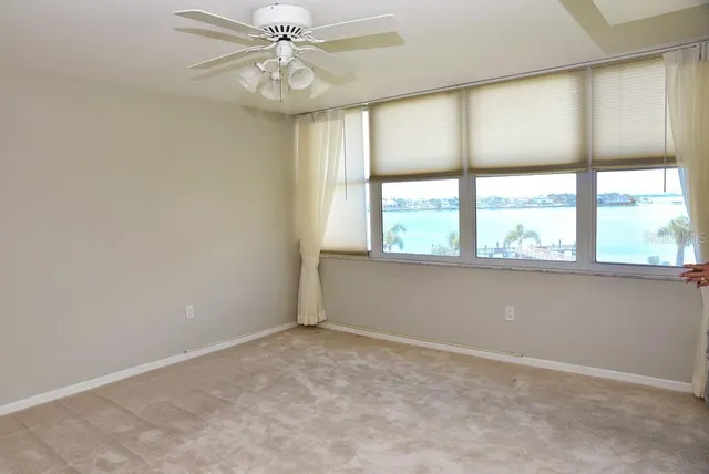 $3,100 | 5108 Brittany Drive South, Unit 405, St. Petersburg, FL 33715