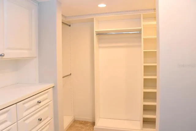 $3,100 | 5108 Brittany Drive South, Unit 405, St. Petersburg, FL 33715