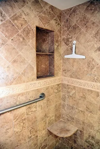 $3,100 | 5108 Brittany Drive South, Unit 405, St. Petersburg, FL 33715