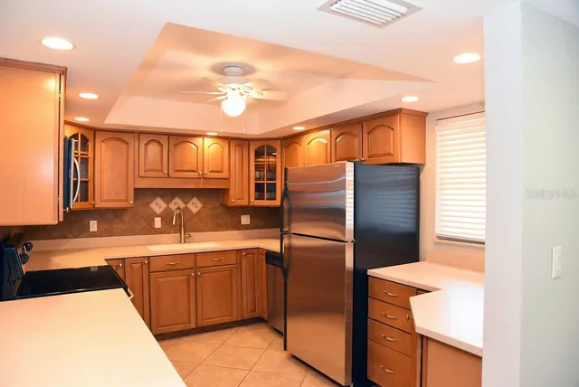 $3,100 | 5108 Brittany Drive South, Unit 405, St. Petersburg, FL 33715