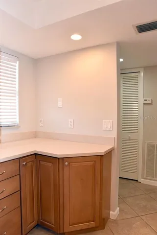 $3,100 | 5108 Brittany Drive South, Unit 405, St. Petersburg, FL 33715