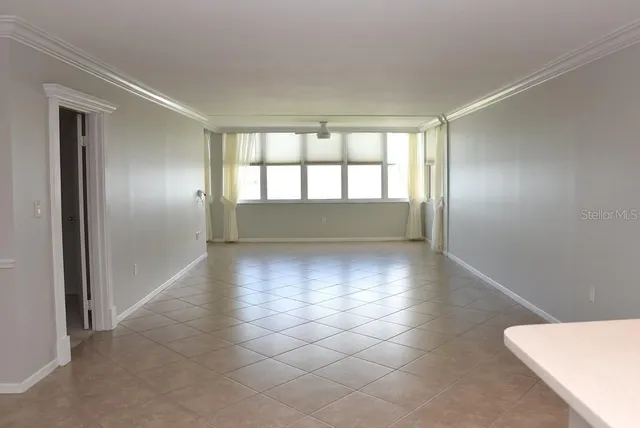 $3,100 | 5108 Brittany Drive South, Unit 405, St. Petersburg, FL 33715