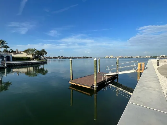 $3,100 | 5108 Brittany Drive South, Unit 405, St. Petersburg, FL 33715