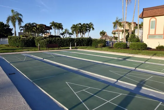 $3,100 | 5108 Brittany Drive South, Unit 405, St. Petersburg, FL 33715