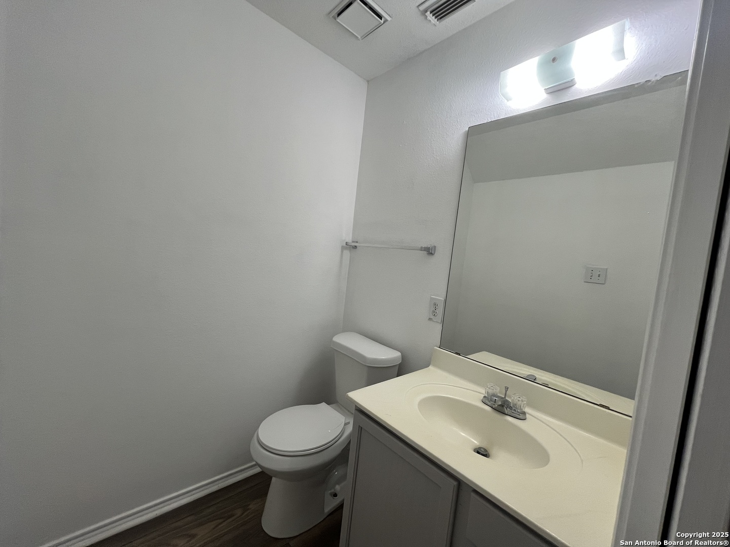 8419 Manderly Place Converse, TX 78109 - Photo 12 of 34