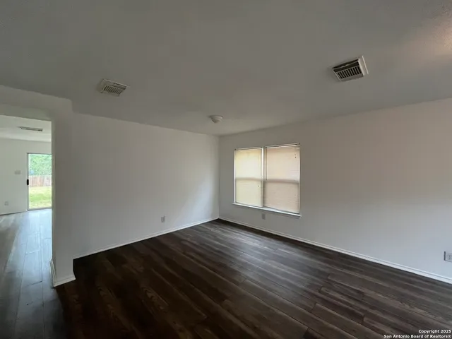 $1,895 | 8419 Manderly Place, Converse, TX 78109