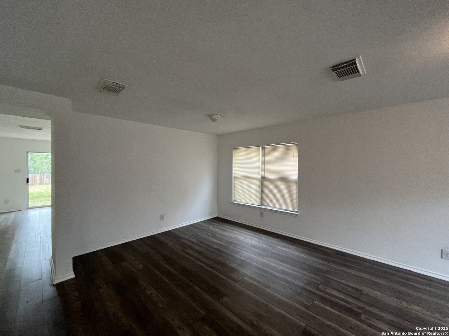 8419 Manderly Place Converse, TX 78109 - Photo 3 of 34