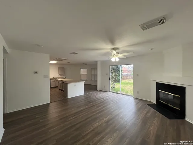 $1,895 | 8419 Manderly Place, Converse, TX 78109