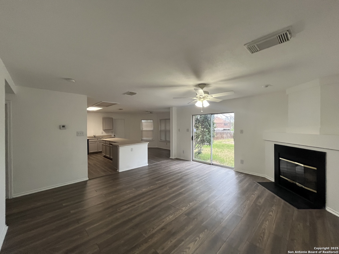 8419 Manderly Place Converse, TX 78109 - Photo 7 of 34