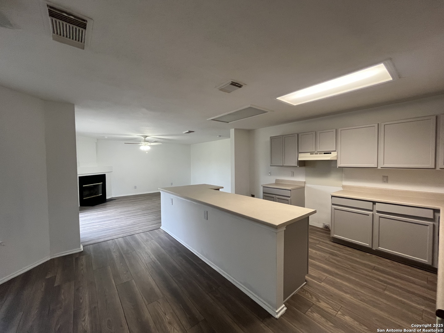 8419 Manderly Place Converse, TX 78109 - Photo 10 of 34