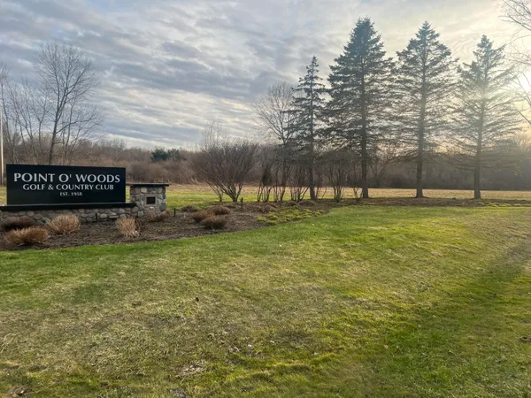 $47,900 | 916 Point O Woods Drive, Benton Harbor, MI 49022