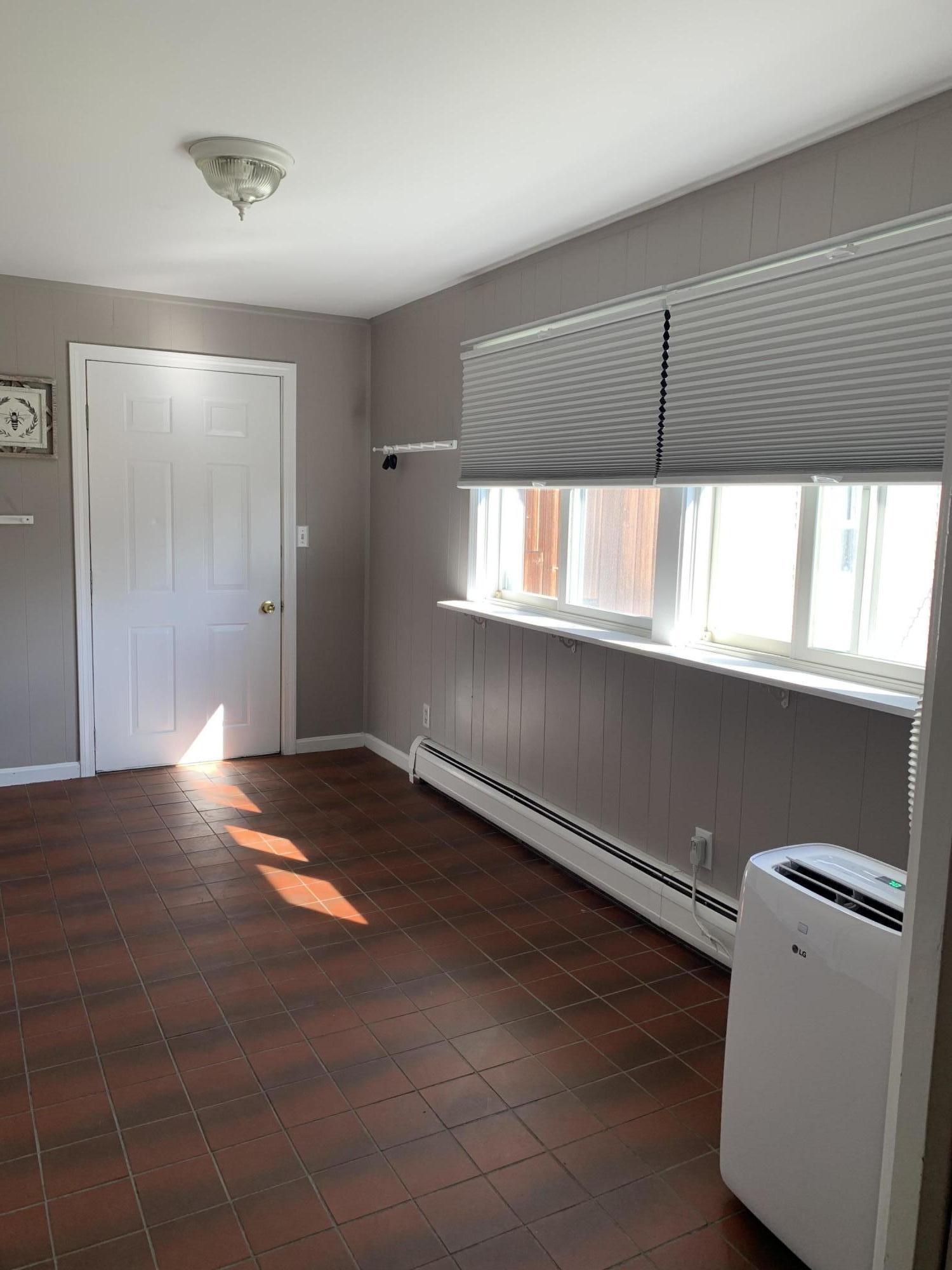 724 Pond Road Sidney, ME 04330 - Photo 5 of 22 Entry - used for office