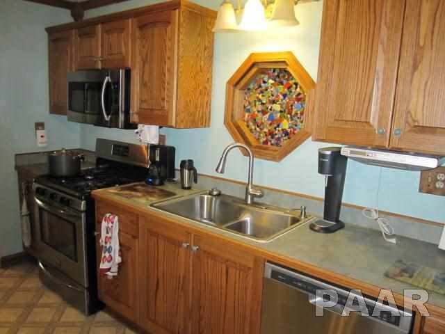 1803 Springfield Road East Peoria, IL 61611 - Photo 13 of 35 Gallery Image 13