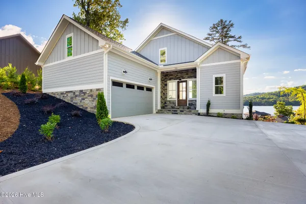 $2,000,000 | 200 Ridge Drive, Troy, NC 27371
