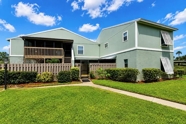 $149,000 | 1188 Breezy Way, Unit 6D, Sebastian, FL 32958
