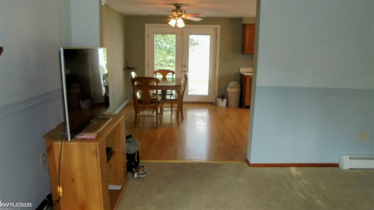 590 Range Road Marysville, MI 48040 - Photo 6 of 15 31326464-5.JPG
