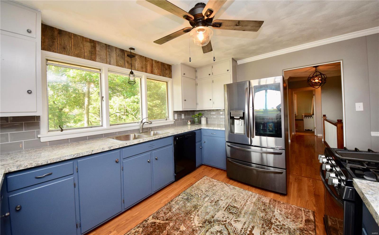 8160 Bivens Road Dorsey, IL 62021 - Photo 5 of 47