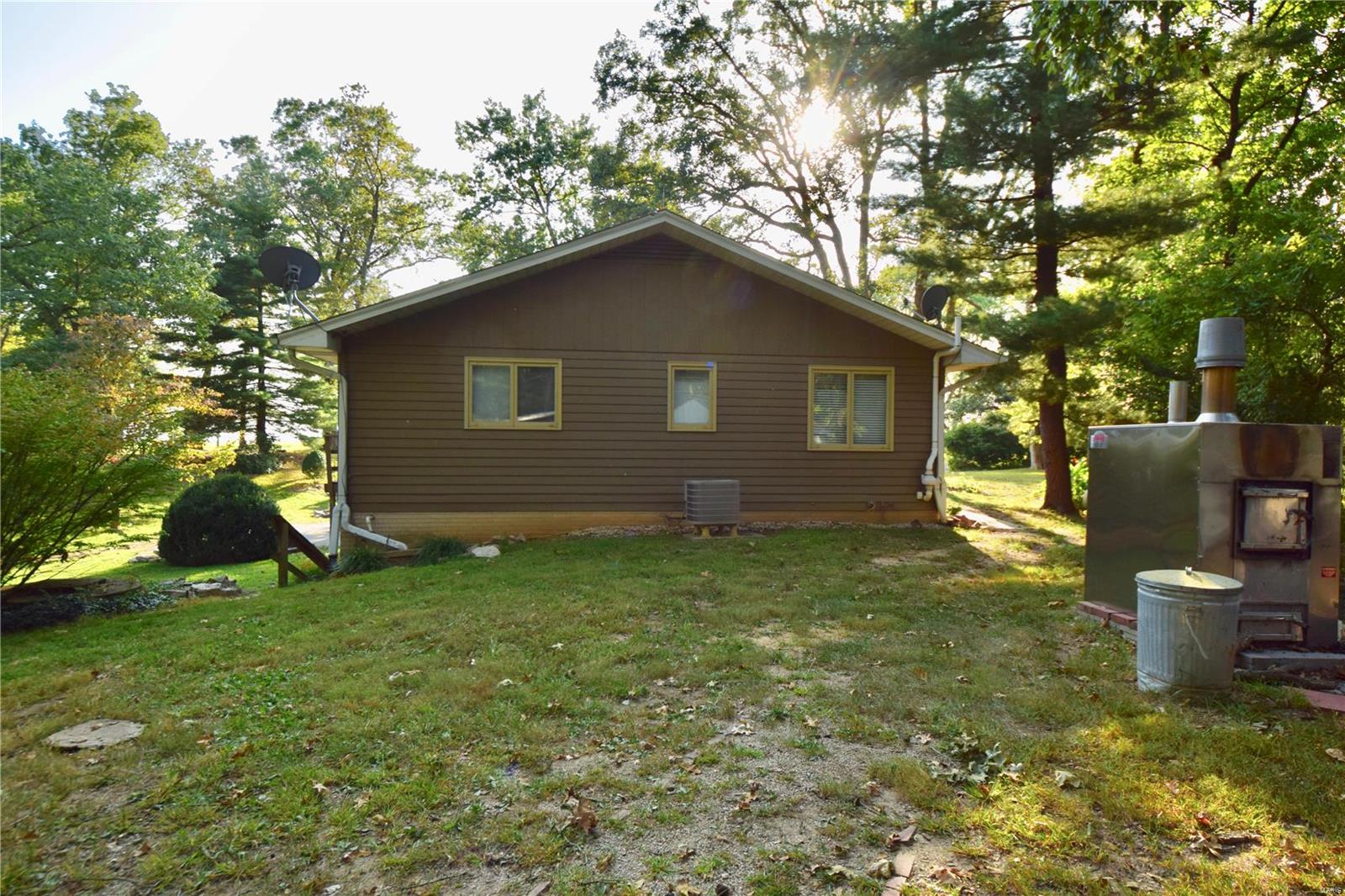 8160 Bivens Road Dorsey, IL 62021 - Photo 41 of 47