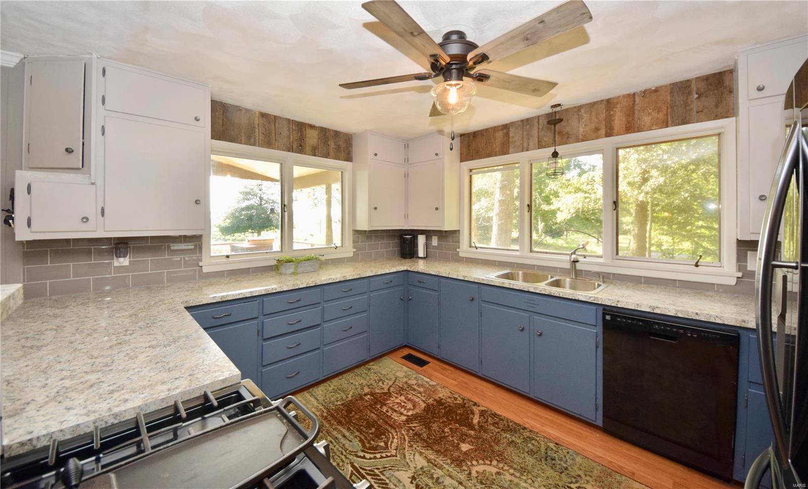 8160 Bivens Road Dorsey, IL 62021 - Photo 7 of 47