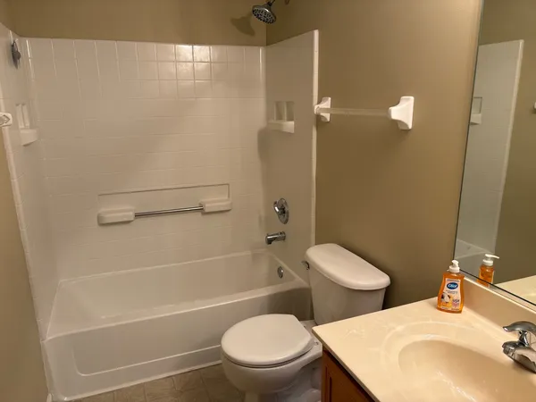 $2,500 | 2419 Oakfield Court, Unit 2419, Aurora, IL 60503
