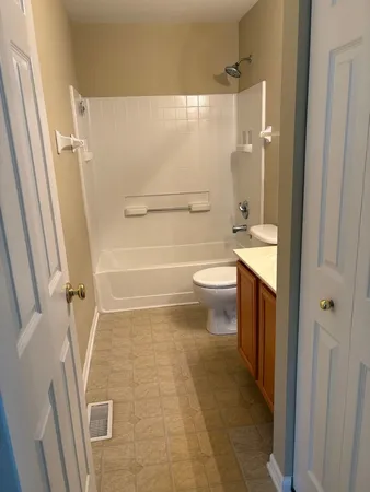 $2,500 | 2419 Oakfield Court, Unit 2419, Aurora, IL 60503