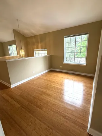 $2,500 | 2419 Oakfield Court, Unit 2419, Aurora, IL 60503