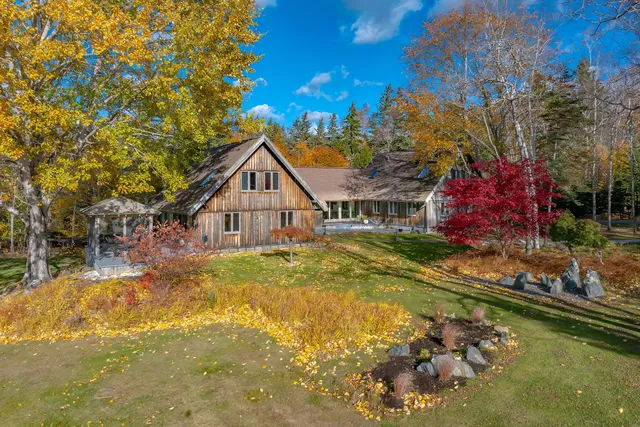 $1,000,000 | 15 Southwest Harbor Road, Deer Isle, ME 04627