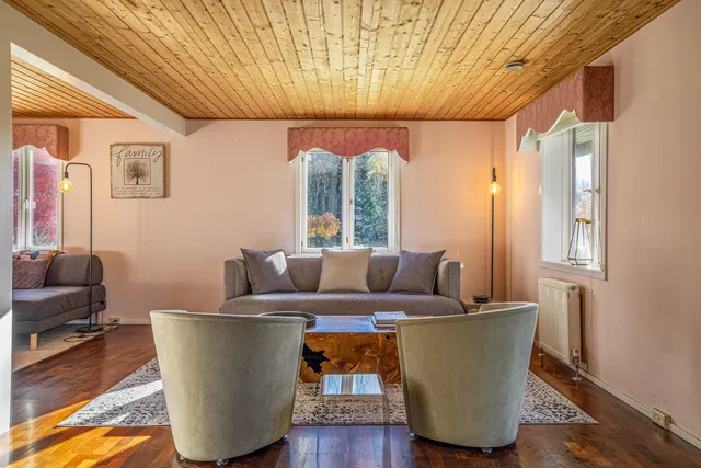 $1,000,000 | 15 Southwest Harbor Road, Deer Isle, ME 04627