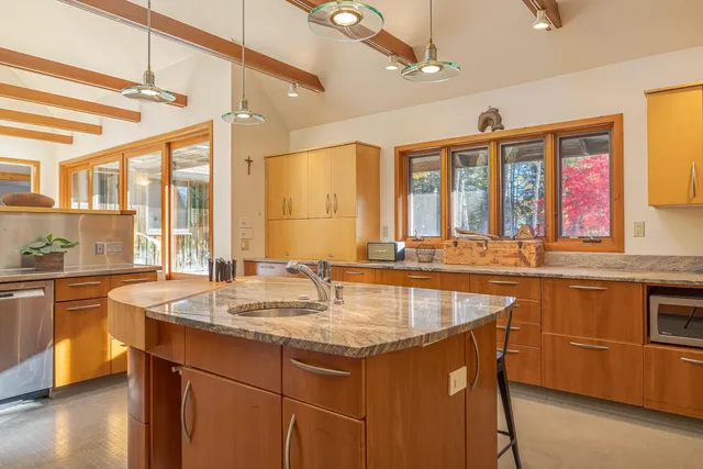 $1,000,000 | 15 Southwest Harbor Road, Deer Isle, ME 04627