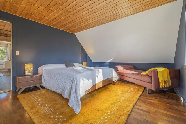 $1,000,000 | 15 Southwest Harbor Road, Deer Isle, ME 04627