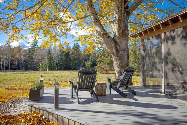 $1,000,000 | 15 Southwest Harbor Road, Deer Isle, ME 04627