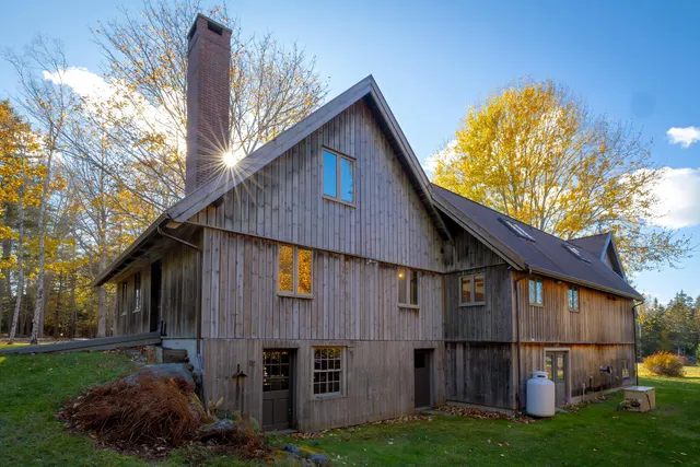 $1,000,000 | 15 Southwest Harbor Road, Deer Isle, ME 04627