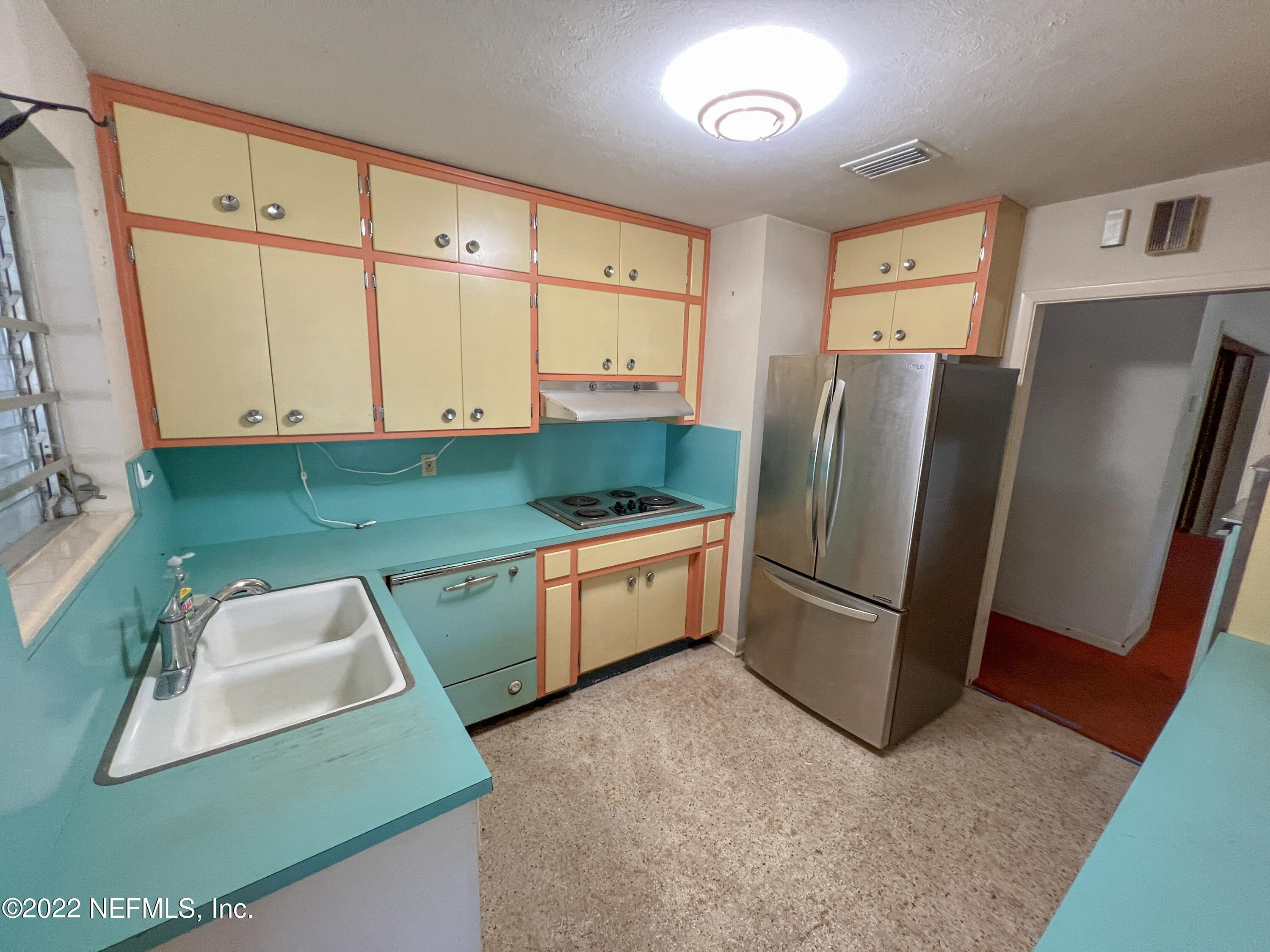1401 Kings Road Neptune Beach, FL 32266 - Photo 6 of 29 IMG_8114