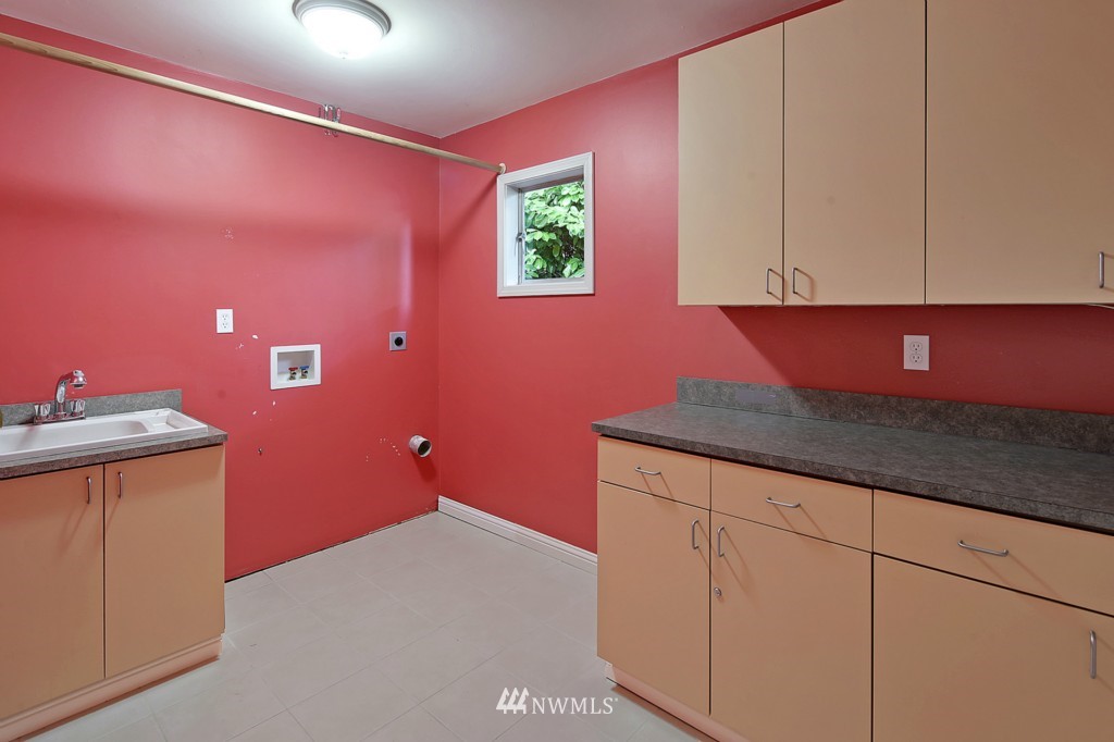 10216 242nd Place Southwest Edmonds, WA 98020 - Photo 13 of 19