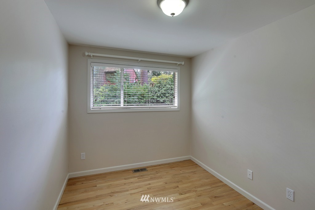 10216 242nd Place Southwest Edmonds, WA 98020 - Photo 10 of 19