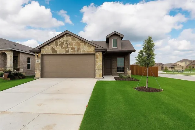 $1,750 | 810 Shear Drive, Royse City, TX 75189