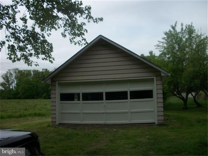 432 Fretz Road Perkasie, PA 18944 - Photo 23 of 25 Garage