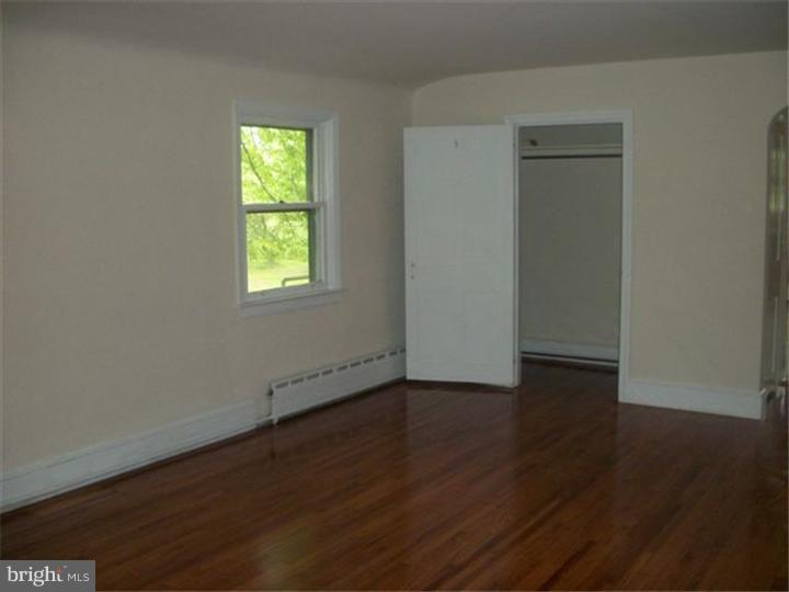 432 Fretz Road Perkasie, PA 18944 - Photo 8 of 25 Living Room
