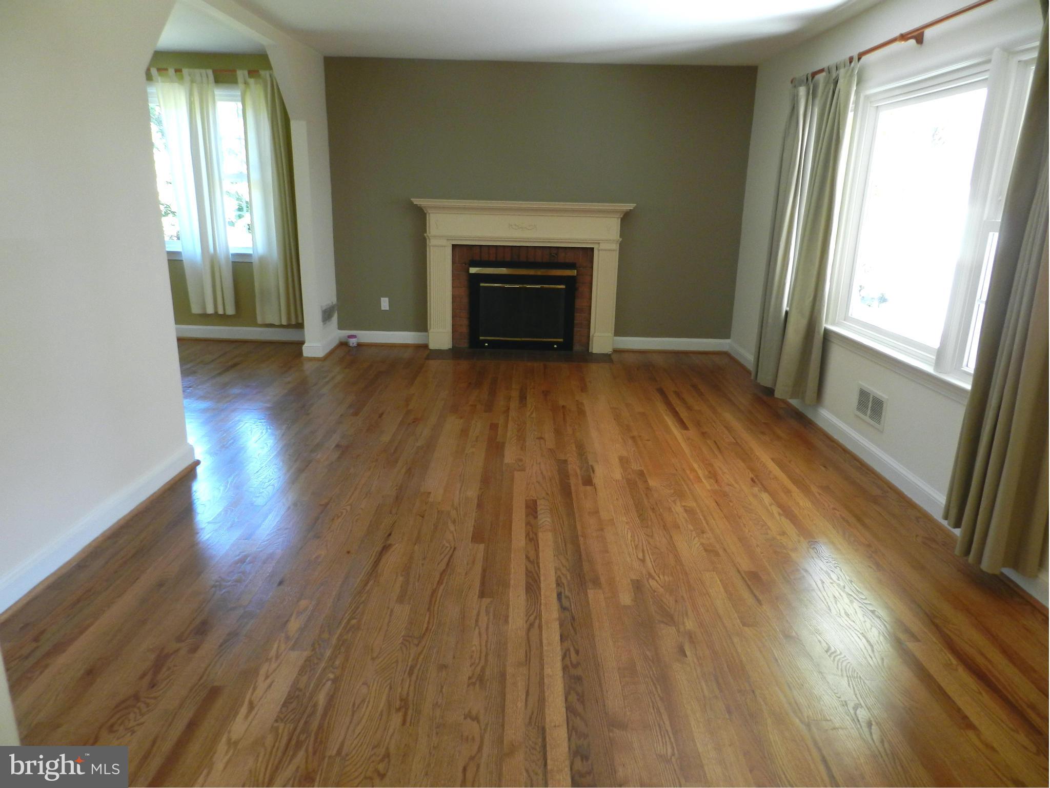 13224 Bregman Road Silver Spring, MD 20904 - Photo 3 of 29 Living Room